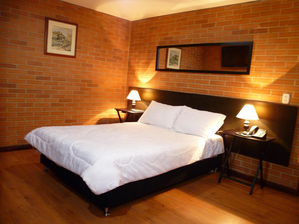 Hotel Bogota Astral מראה חיצוני תמונה